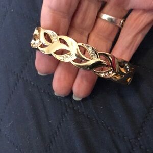 🌸Gold Twisted Link Bracelet with Crystal Accents - Women Jewelry
